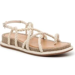 NWOT Vince Camuto Krubie Sandal Size 8